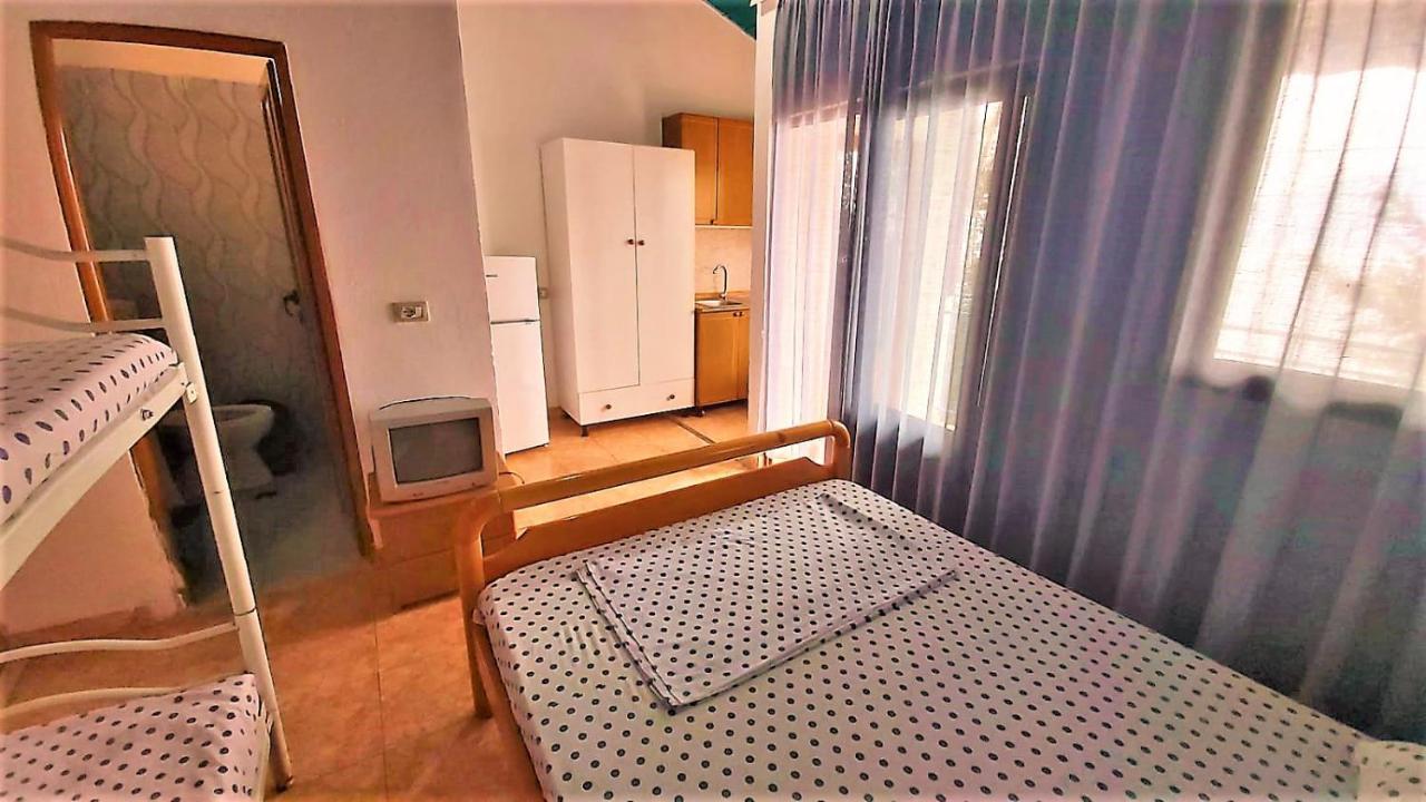 Ramo'S Cozy Beachside Haven With Panoramic Views - 1St Vlorë Esterno foto
