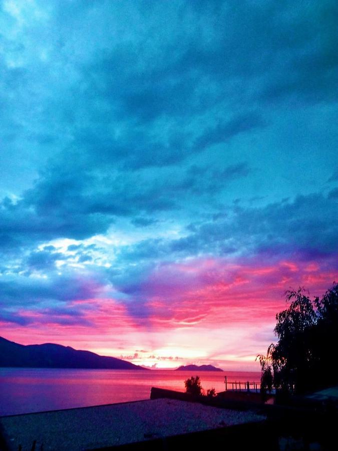 Ramo'S Cozy Beachside Haven With Panoramic Views - 1St Vlorë Esterno foto